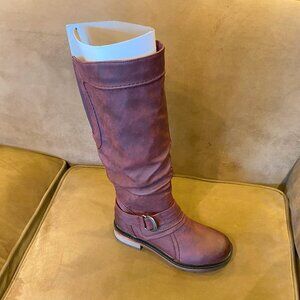 Wanderlust - Fiona 3 Bordeaux (NEW W/ BOX)